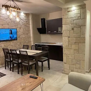 https://stone-apartment-2.hotels-of-thessaloniki.com