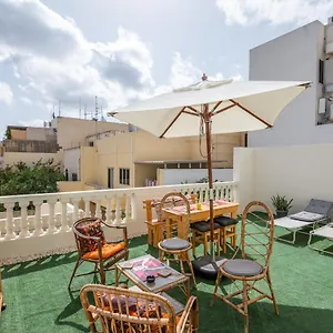 Close To Airport, Double Bedroom, Sofa-bed, Private Bathroom For Adults And Children Aged 10 And Over Only Kwatera prywatna