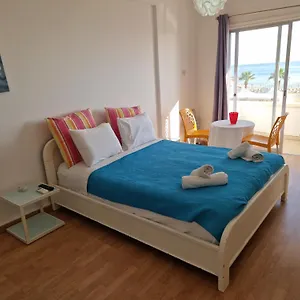 https://kolonaki-seaview-apartments.hotelsatayianapa.com