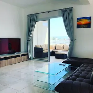 https://thomas-apartments.hotelsatayianapa.com